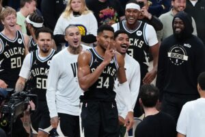 NBA Top 10: Γιάννης…at the buzzer και «τέζα» οι Πέισερς!